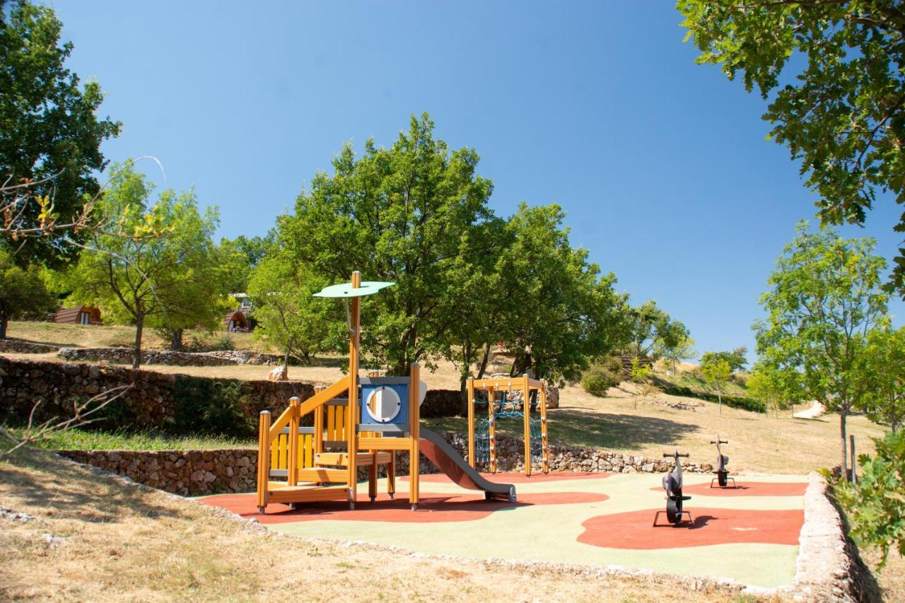 Campasun Camping De L'Aigle Aiguines Extérieur photo